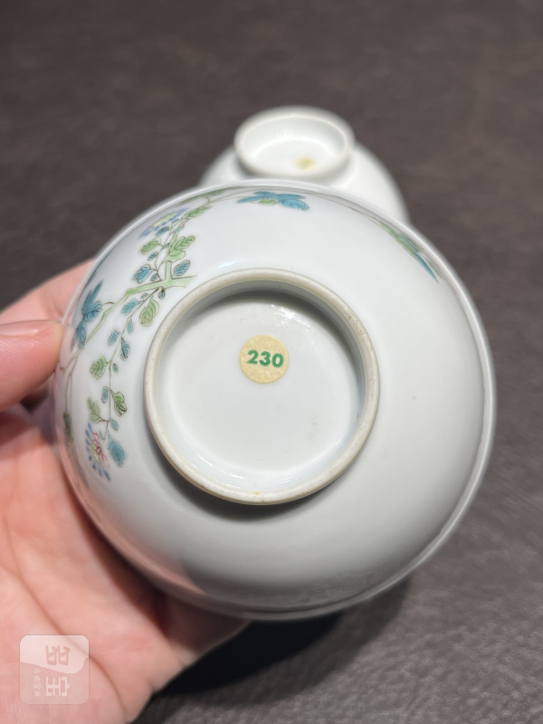 清乾隆 粉彩折枝花卉纹茶圆一对 - 图15